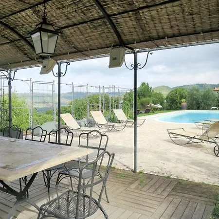 Chianaiola Sleeps 14 Pool Air Con Wifi Holiday home Ficulle