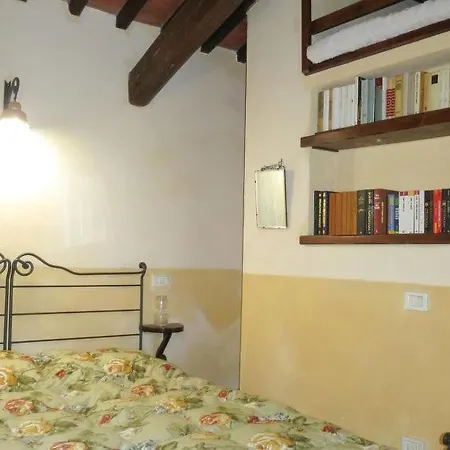 Holiday home Chianaiola Sleeps 14 Pool Air Con Wifi